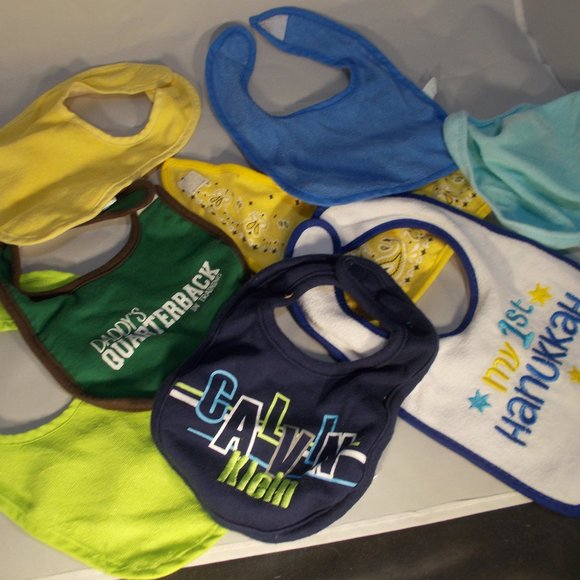 unbranded Other - EUC, 7 washable baby cloth bibs and 1 wash cloth